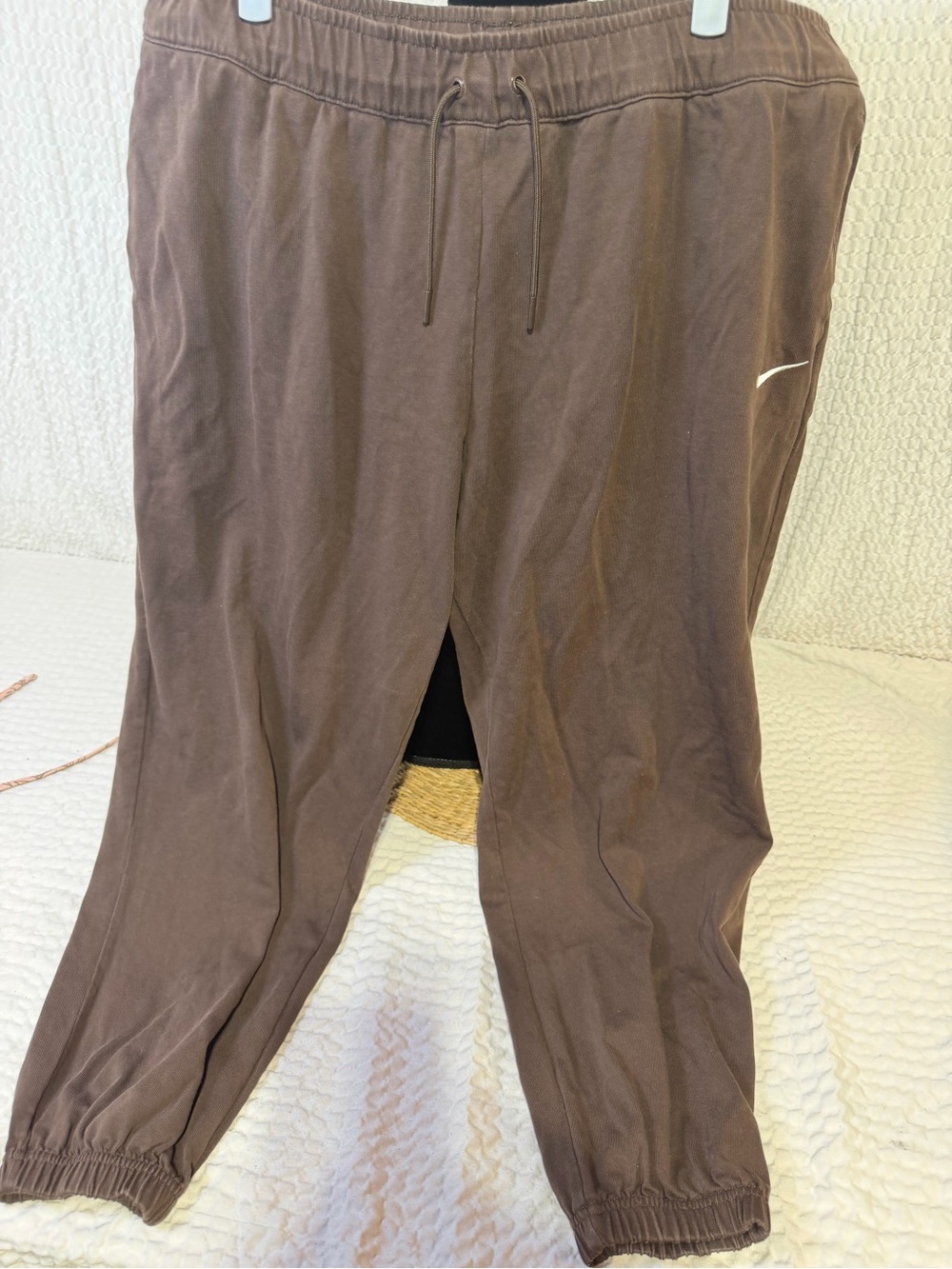 Nike Men's Brown Elastic Waist Joggers with Swoosh